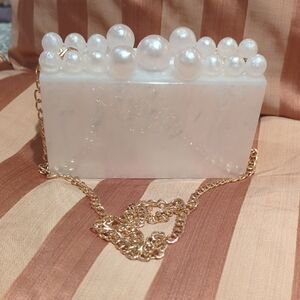 🎁Gift Idea🎁White and Gold Pearl Mini Bag